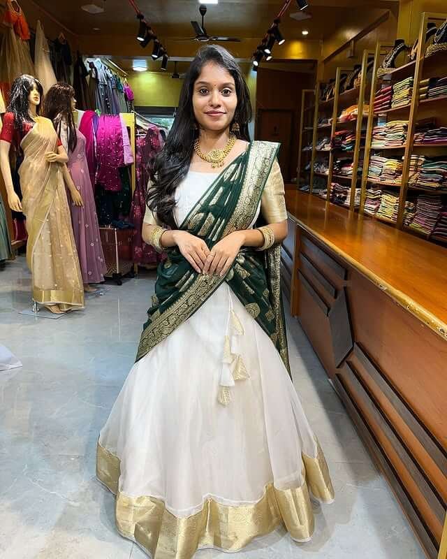 ONAM LEHANGA (Lehenga)