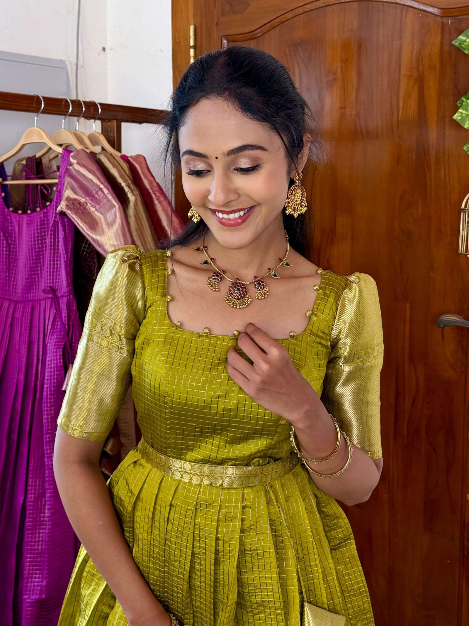 Zari Kattam Olive Green